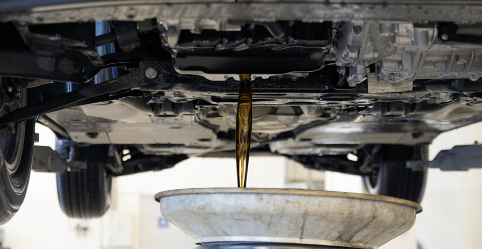 Trop d'huile moteur : symptômes, risques et solutions - Blog Mister-Auto